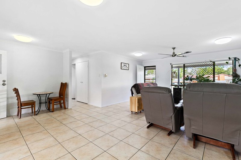 Photo - 4 Meledie Avenue, Kawungan QLD 4655 - Image 11