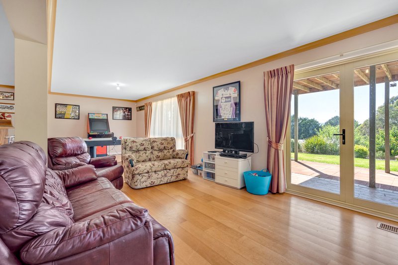 Photo - 4 Melrose Drive, Kilmore VIC 3764 - Image 14