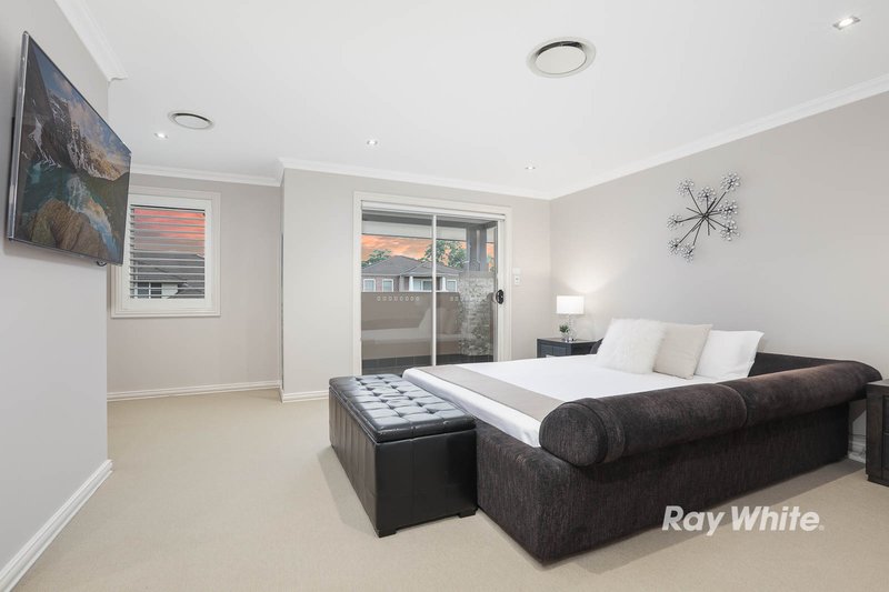 Photo - 4 Melvey Place, Castle Hill NSW 2154 - Image 6