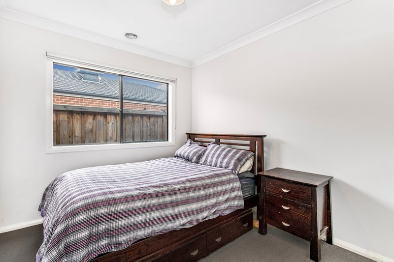 Photo - 4 Melville Road, Officer VIC 3809 - Image 2