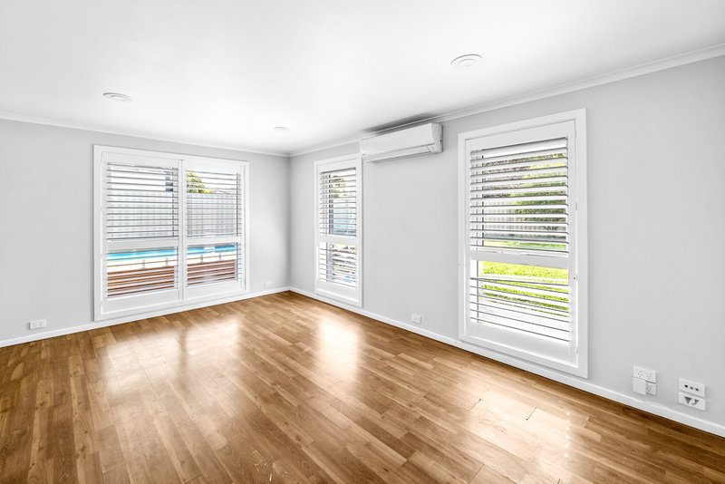 Photo - 4 Membrey Close, Werribee VIC 3030 - Image 6