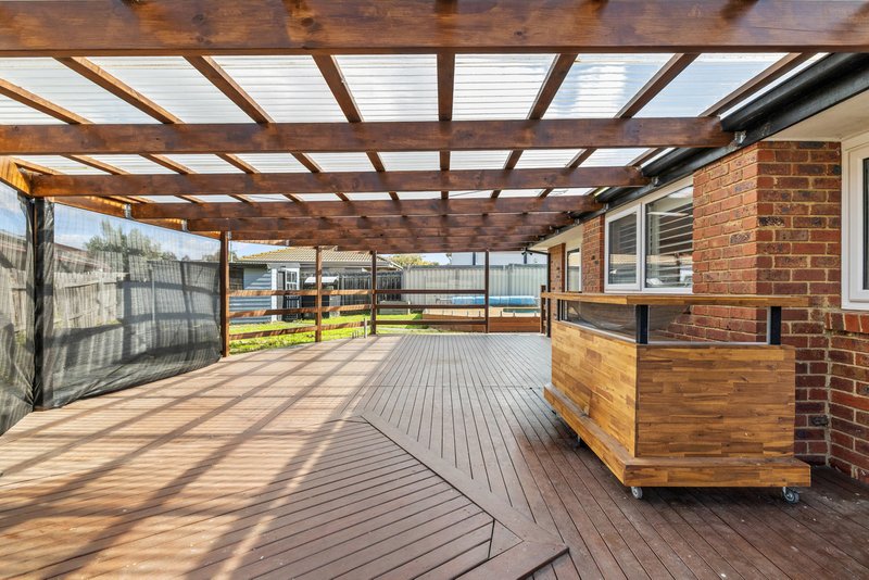 Photo - 4 Membrey Close, Werribee VIC 3030 - Image 11