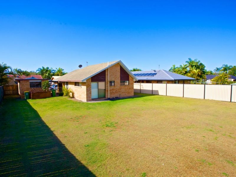 Photo - 4 Menindee Avenue, Coombabah QLD 4216 - Image 2