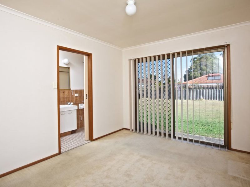 Photo - 4 Menindee Avenue, Coombabah QLD 4216 - Image 7