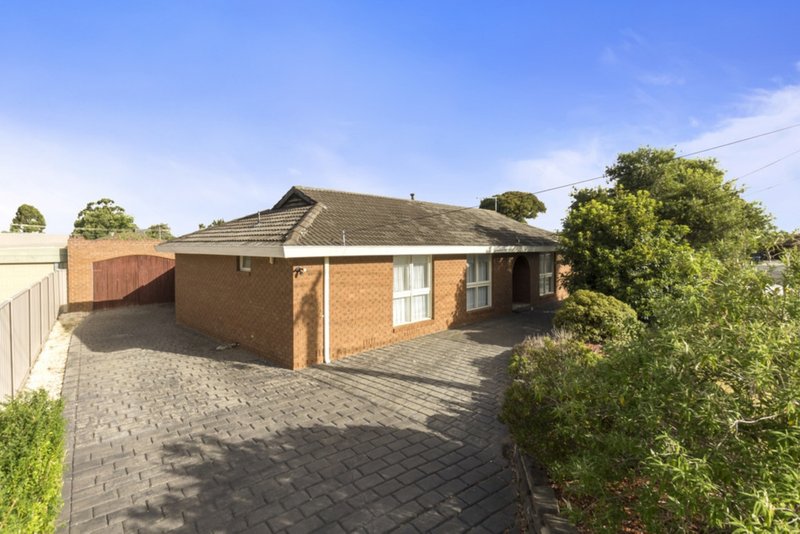 Photo - 4 Merrett Avenue, Hoppers Crossing VIC 3029 - Image 2