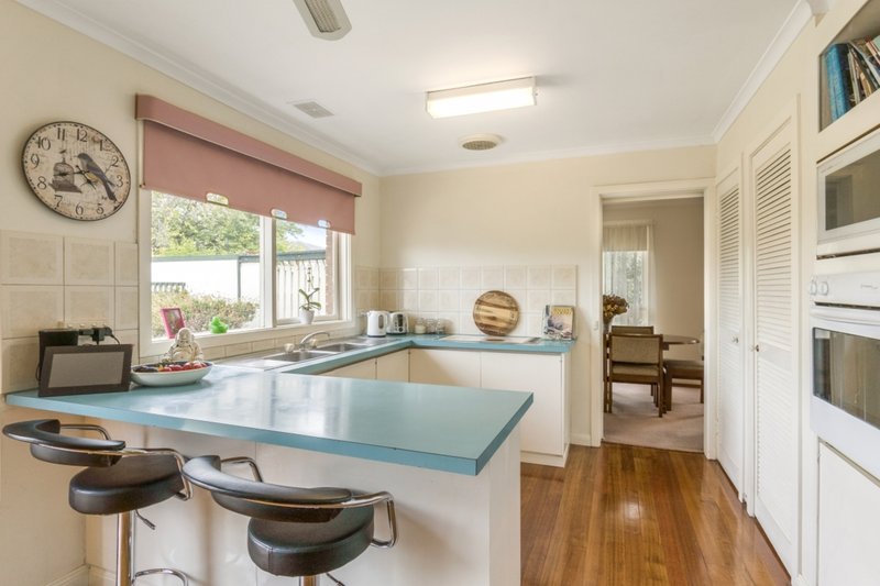 Photo - 4 Merrett Avenue, Hoppers Crossing VIC 3029 - Image 6