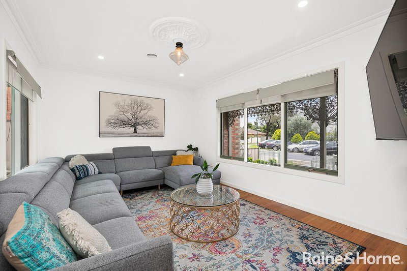 Photo - 4 Merrigan Court, Roxburgh Park VIC 3064 - Image 3