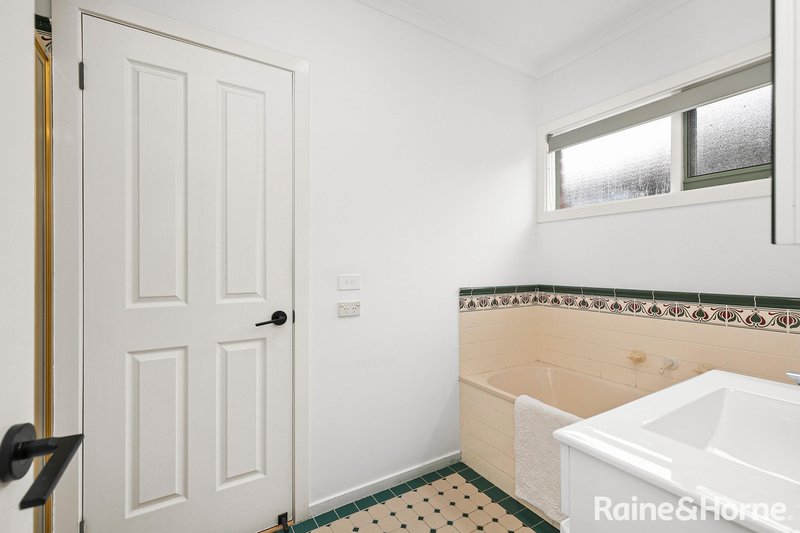 Photo - 4 Merrigan Court, Roxburgh Park VIC 3064 - Image 6