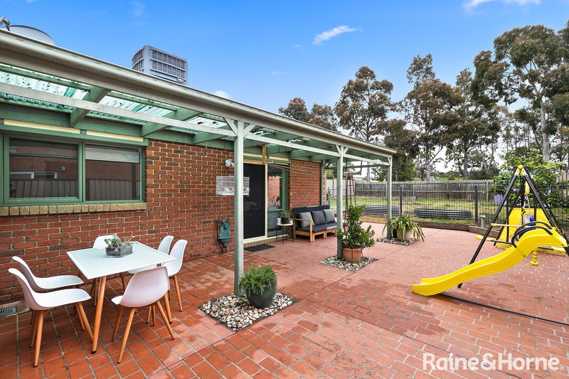 Photo - 4 Merrigan Court, Roxburgh Park VIC 3064 - Image 11