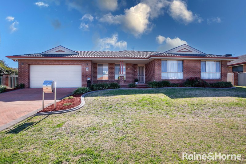 4 Merrinee Place, Tamworth NSW 2340