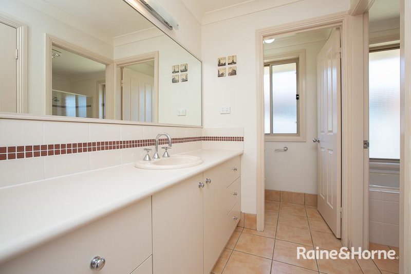 Photo - 4 Merrinee Place, Tamworth NSW 2340 - Image 6