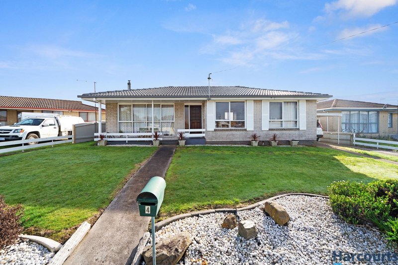 Photo - 4 Mersey Place, Devonport TAS 7310 - Image 2