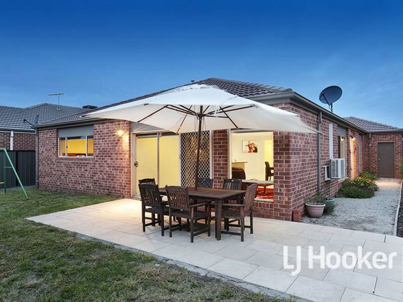 Photo - 4 Metcalf Way, Point Cook VIC 3030 - Image 13