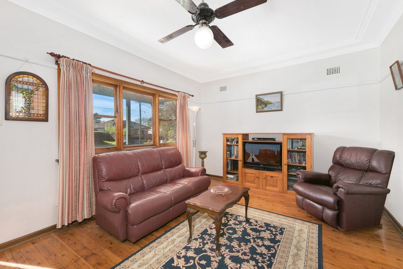 Photo - 4 Michele Road, Cromer NSW 2099 - Image 2