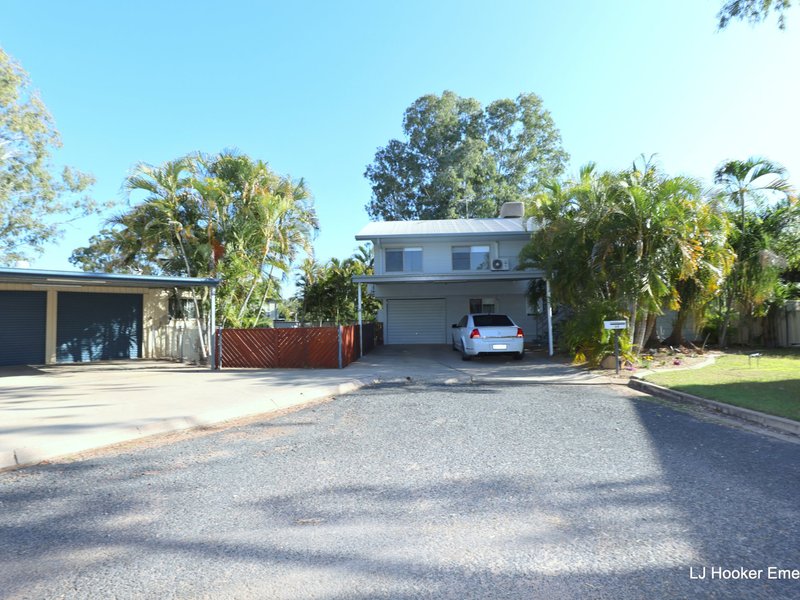 Photo - 4 Michelle Place, Emerald QLD 4720 - Image 2