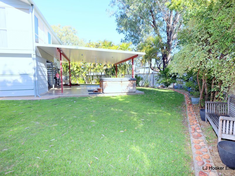 Photo - 4 Michelle Place, Emerald QLD 4720 - Image 4