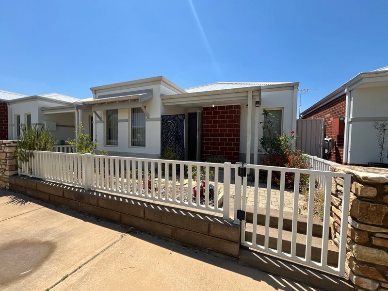Photo - 4 Mickle Alley, Ellenbrook WA 6069 - Image 1