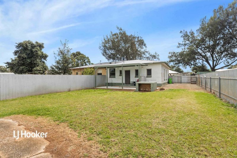 Photo - 4 Midlow Road, Elizabeth Downs SA 5113 - Image 17