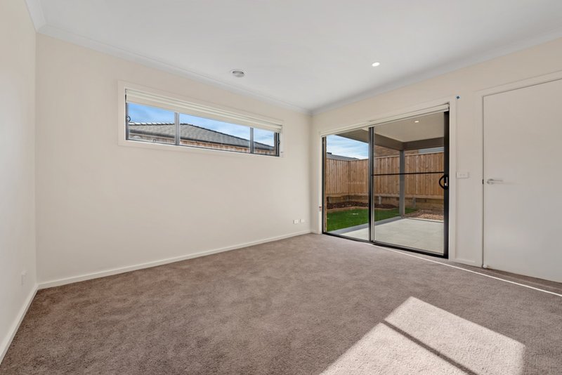 Photo - 4 Mietta Terrace, Greenvale VIC 3059 - Image 7