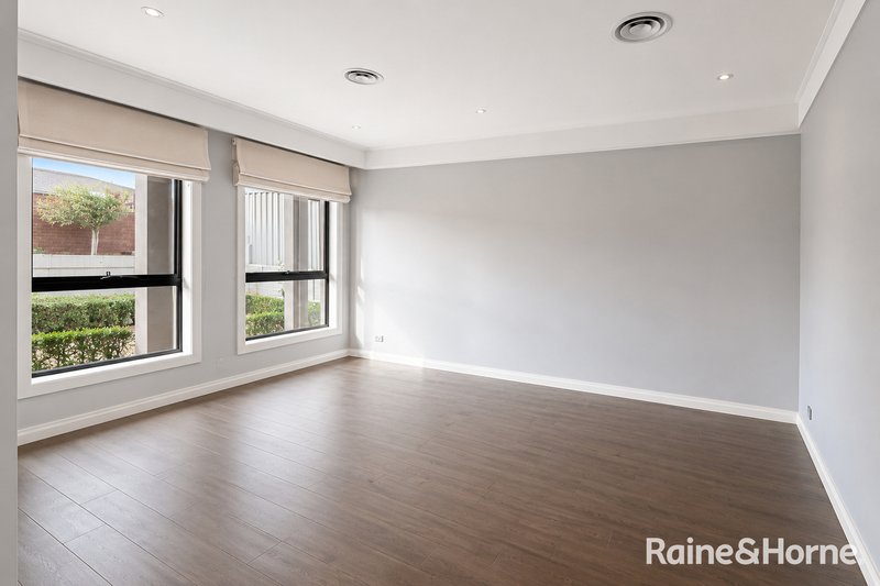 Photo - 4 Millport Rise, Greenvale VIC 3059 - Image 7