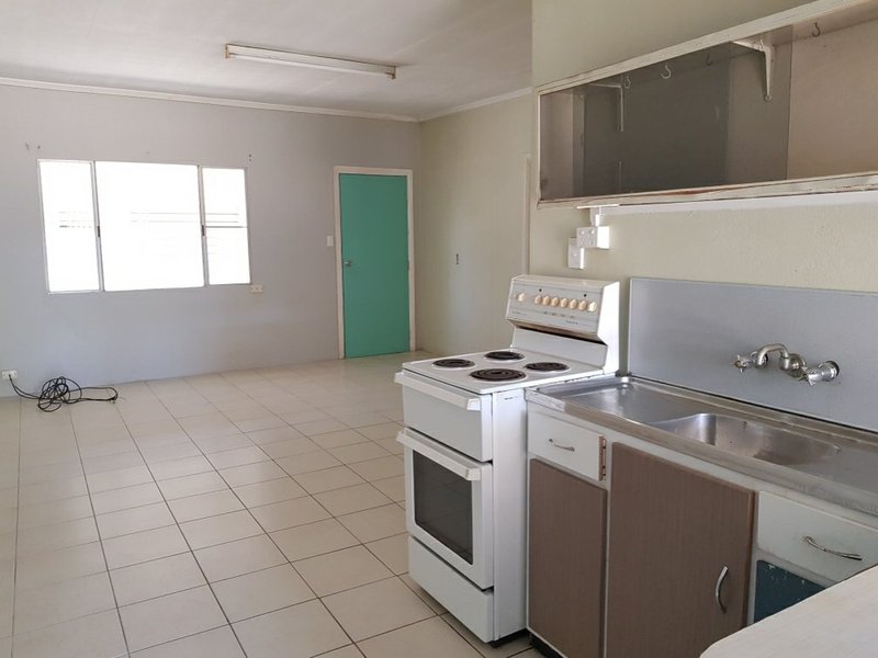 Photo - 4 Milthorpe Drive, Mount Isa QLD 4825 - Image 2