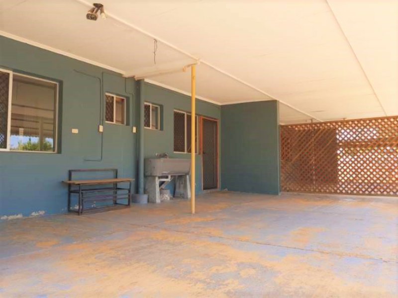 Photo - 4 Milthorpe Drive, Mount Isa QLD 4825 - Image 7