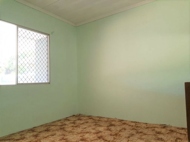 Photo - 4 Milthorpe Drive, Mount Isa QLD 4825 - Image 12