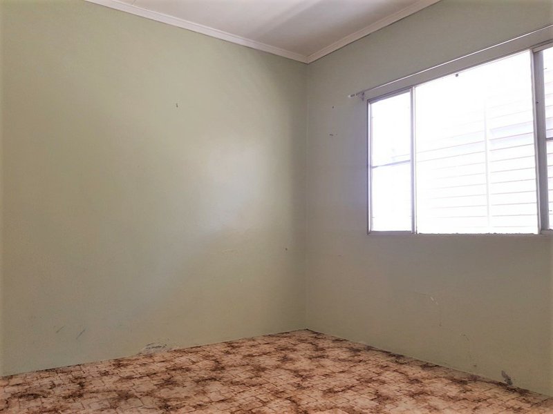 Photo - 4 Milthorpe Drive, Mount Isa QLD 4825 - Image 13