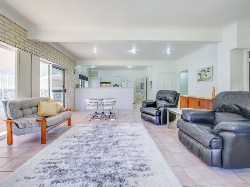 Photo - 4 Mimosa Place, Aspley QLD 4034 - Image 3