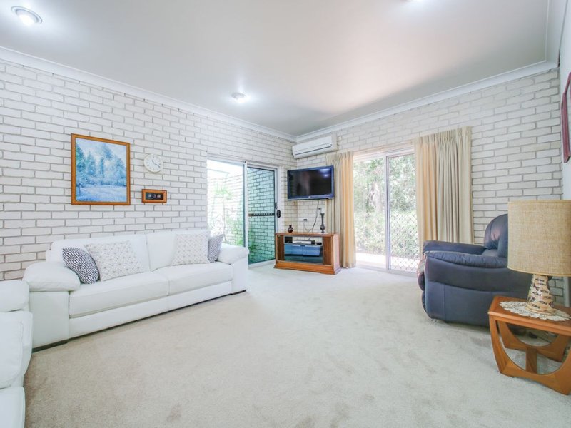 Photo - 4 Mimosa Place, Aspley QLD 4034 - Image 7