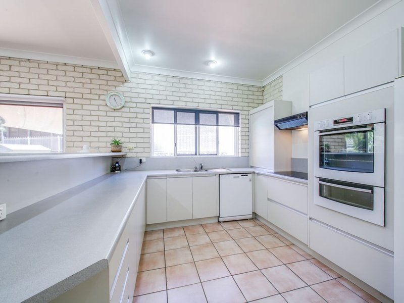 Photo - 4 Mimosa Place, Aspley QLD 4034 - Image 8