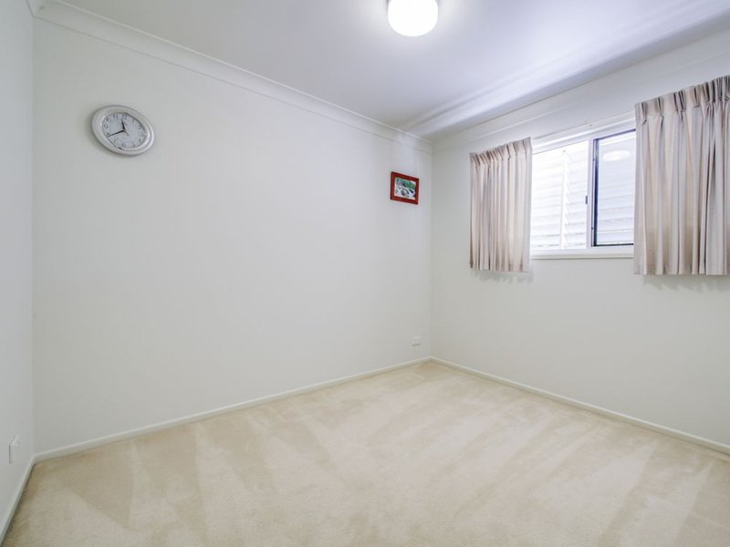 Photo - 4 Mimosa Place, Aspley QLD 4034 - Image 17