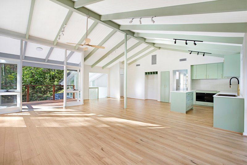 Photo - 4 Minnamurra Avenue, Pymble NSW 2073 - Image 2