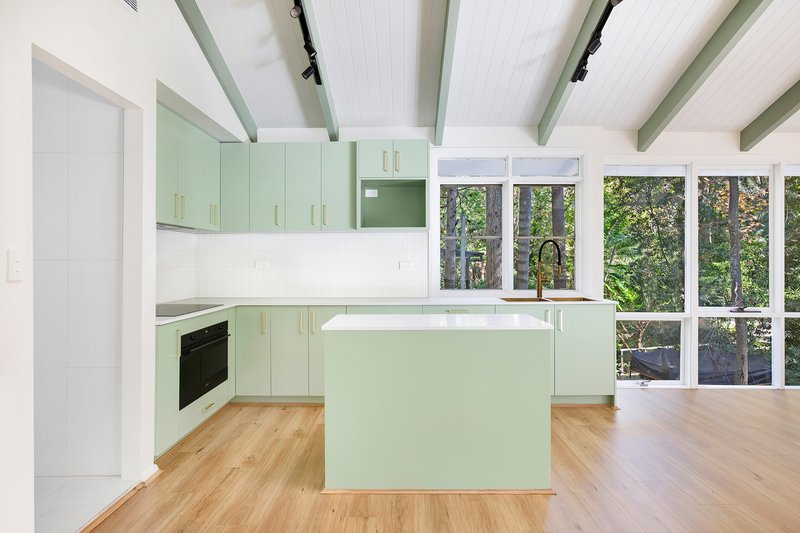 Photo - 4 Minnamurra Avenue, Pymble NSW 2073 - Image 3