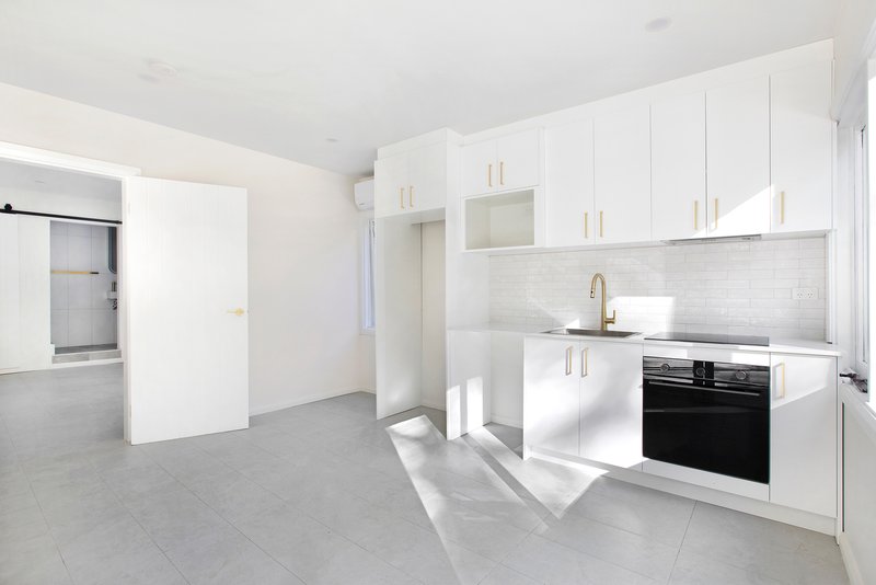 Photo - 4 Minnamurra Avenue, Pymble NSW 2073 - Image 8