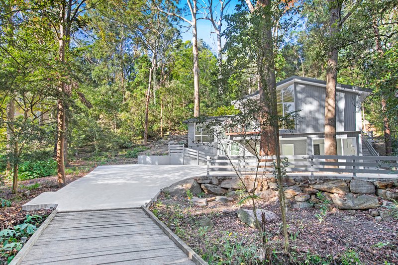 Photo - 4 Minnamurra Avenue, Pymble NSW 2073 - Image 10