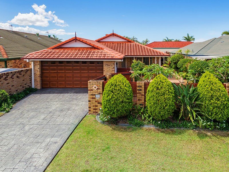 4 Minnesota Street, Varsity Lakes QLD 4227