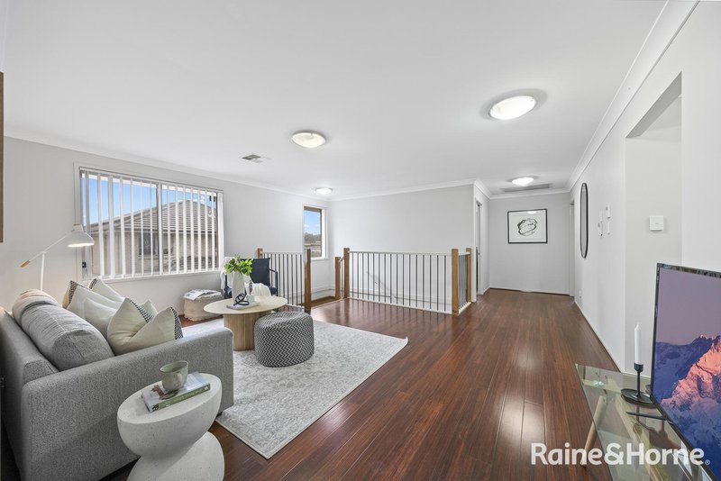 Photo - 4 Minstrel Street, Glenfield NSW 2167 - Image 6