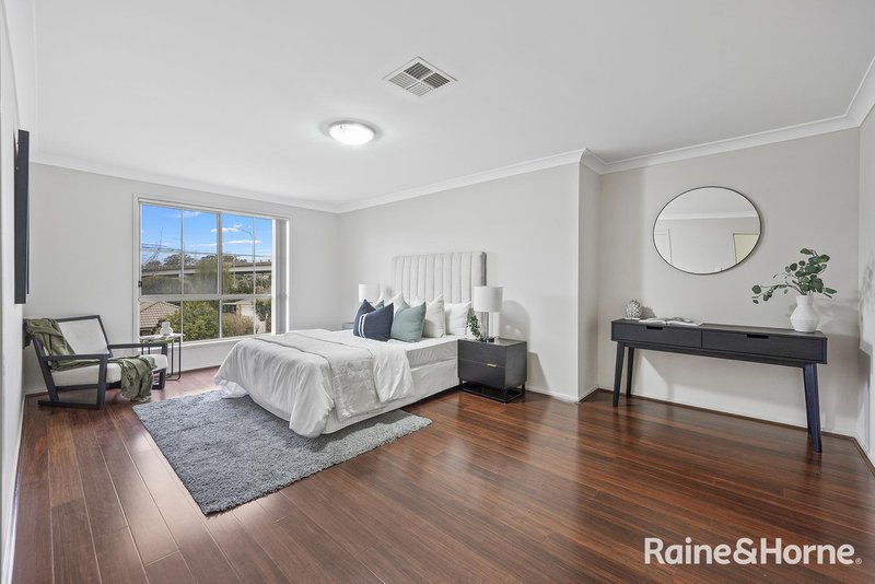 Photo - 4 Minstrel Street, Glenfield NSW 2167 - Image 8