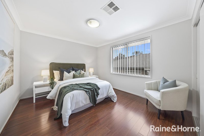 Photo - 4 Minstrel Street, Glenfield NSW 2167 - Image 9