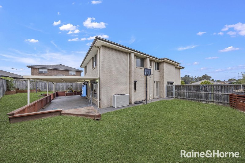 Photo - 4 Minstrel Street, Glenfield NSW 2167 - Image 10