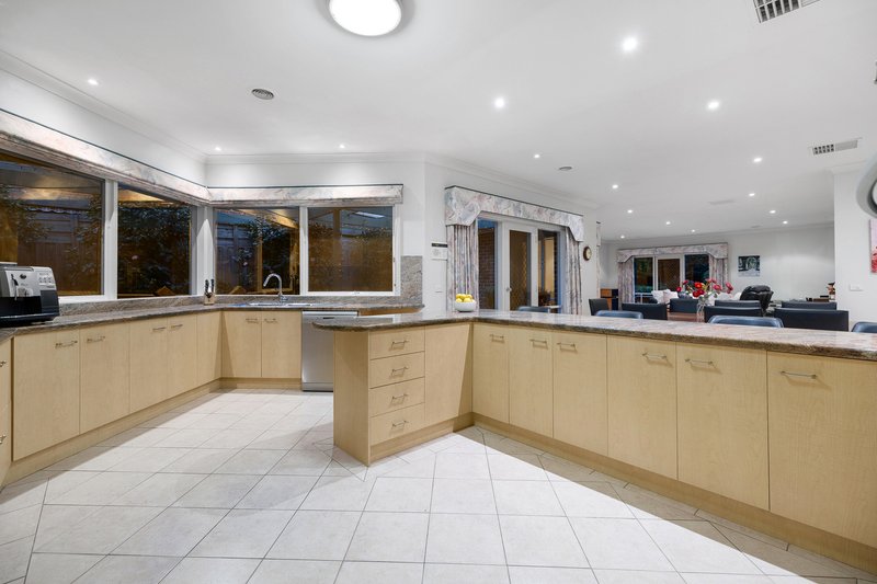 Photo - 4 Miriam Close, Wantirna South VIC 3152 - Image 5