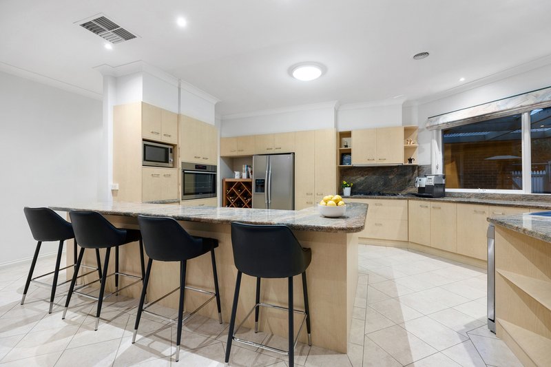 Photo - 4 Miriam Close, Wantirna South VIC 3152 - Image 6