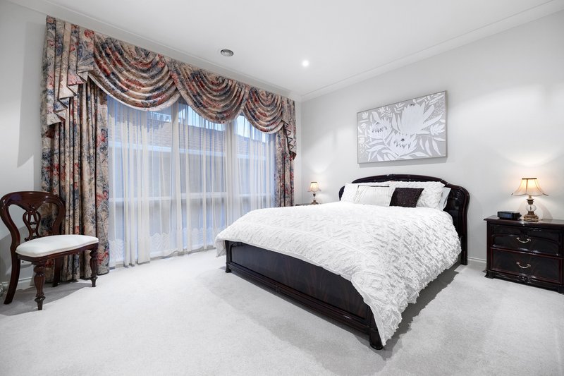 Photo - 4 Miriam Close, Wantirna South VIC 3152 - Image 8