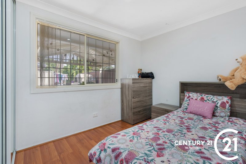 Photo - 4 Mistral Street, Greenfield Park NSW 2176 - Image 8