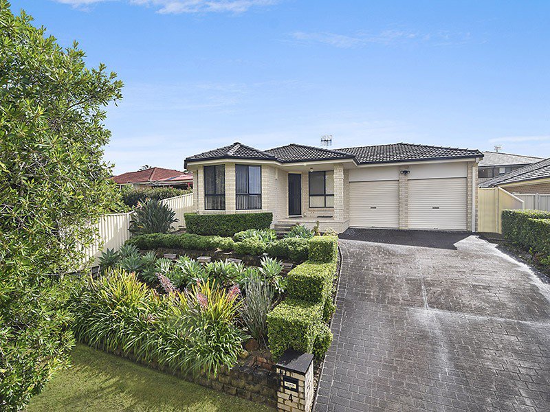 4 Mogo Close, Blue Haven NSW 2262