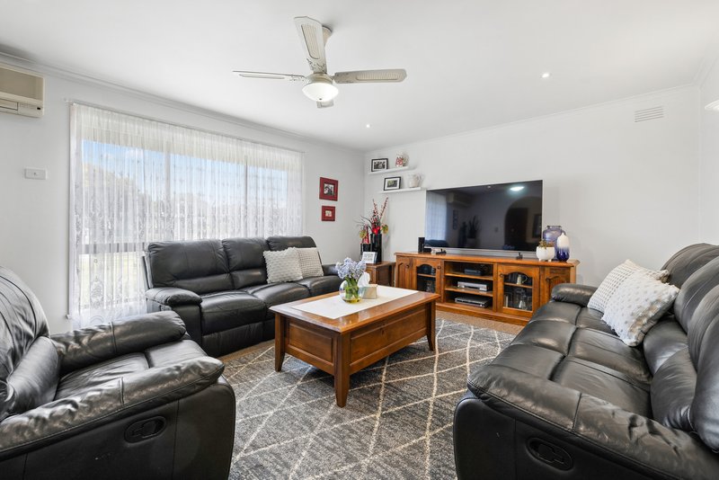 Photo - 4 Molden Court, Kings Park VIC 3021 - Image 6