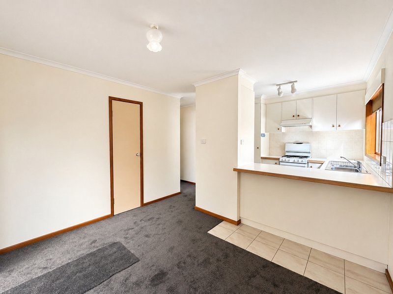 Photo - 4 Molesworth Drive, Highton VIC 3216 - Image 6