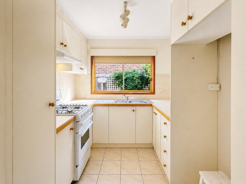 Photo - 4 Molesworth Drive, Highton VIC 3216 - Image 8