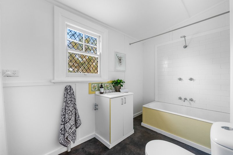 Photo - 4 Mona Road, Woodford NSW 2778 - Image 11